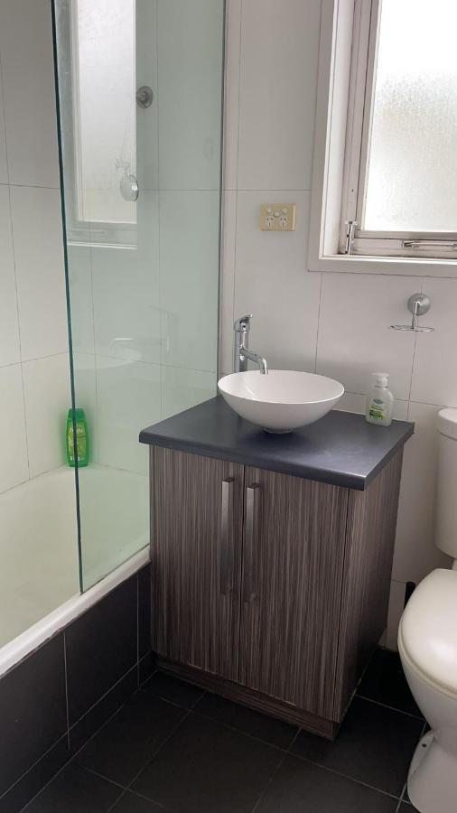 St Kilda Beachfront 2 Bedroom Apartment 멜번 외부 사진
